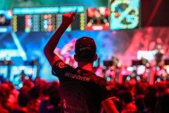 慈善赛事引瞩目：明星战队齐聚公益表演赛 传递爱心引发社会热烈反响